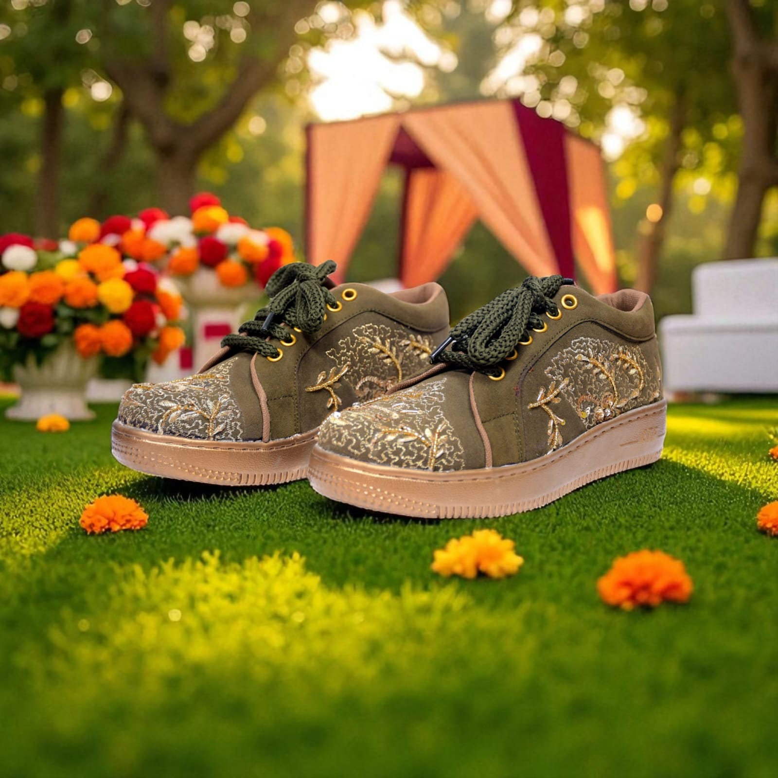 Green and gold classic embroidery sneakers