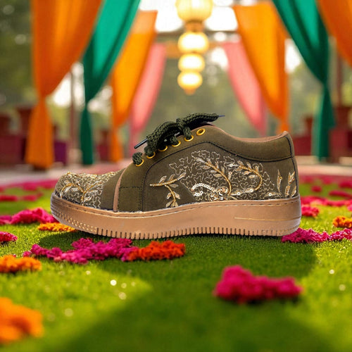 Green and gold classic embroidery sneakers