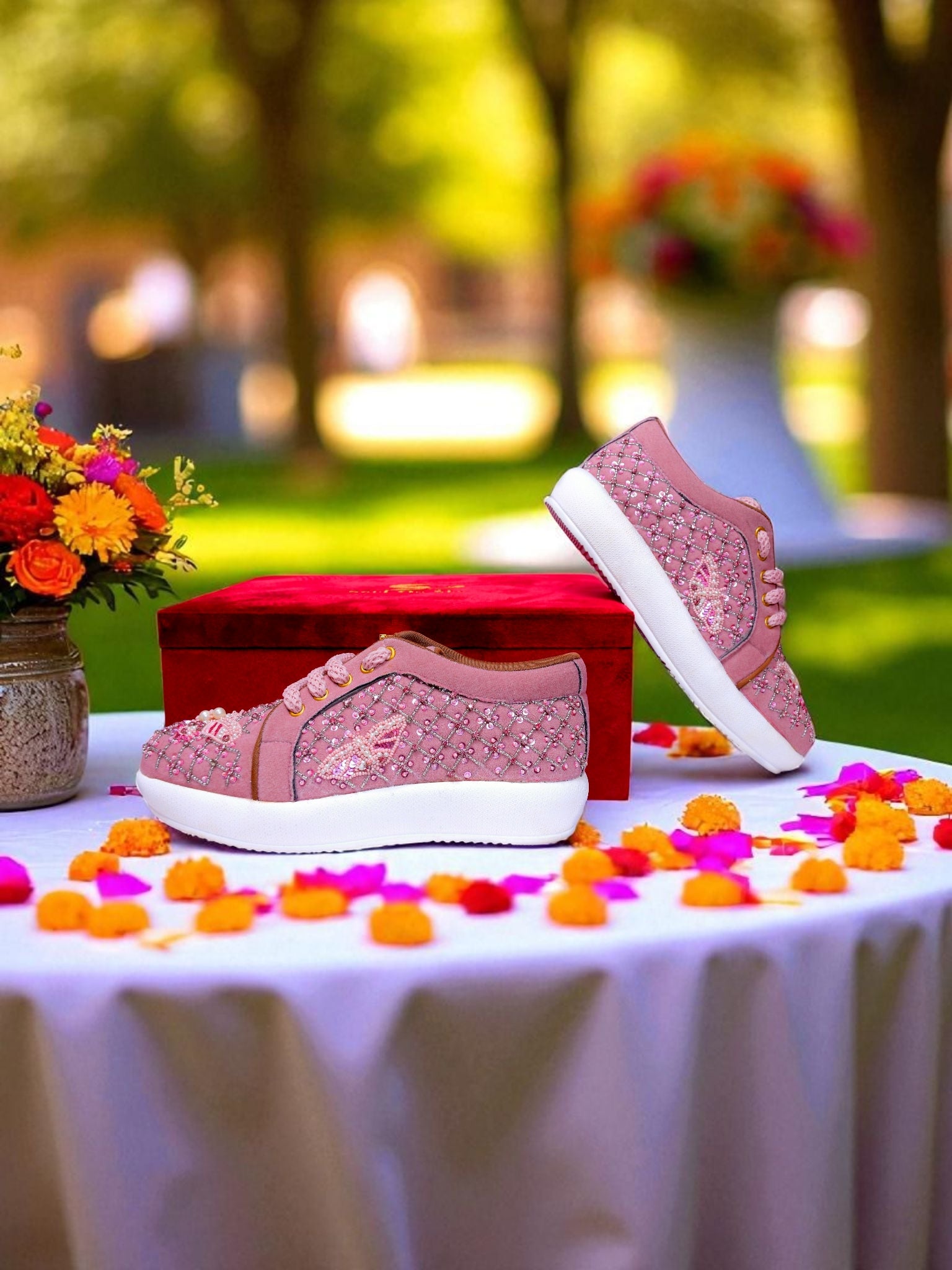 Pink butterfly embroidery shoes
