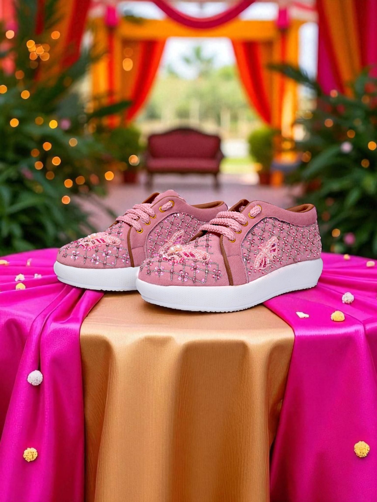 Pink butterfly embroidery shoes